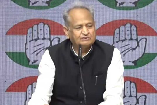 चंदा चोरी के संगीन मामले में लीपा पोती करने की बजाय ट्रस्ट को तत्काल भंग करना चाहिए : गहलोत https://hindi.newsgate.press/